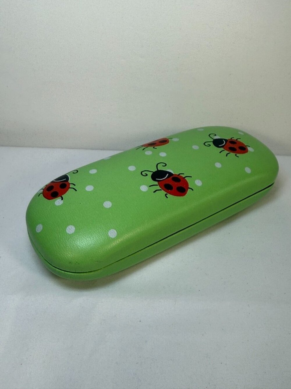 Vintage Ladybug Glasses Sunglasses Hard Clamshell Green Case - Picture 2 of 9